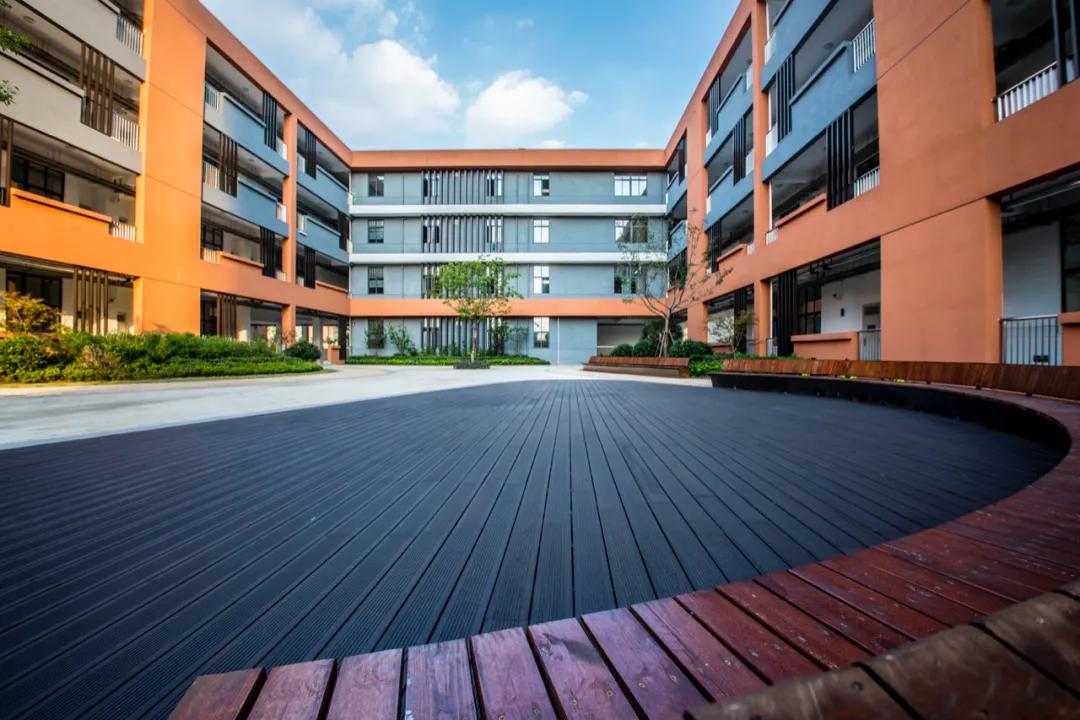 南京这所新校藏不住了！我们发现了几百封来信……