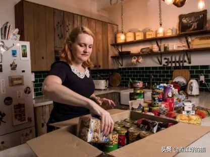 谁说只有澳洲华人在囤货？悉尼有些家庭甚至还挖了地窖