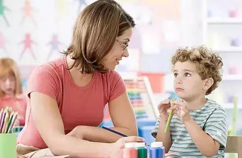 小孩喜欢咬人打人掐人怎么办,孩子喜欢打人咬人