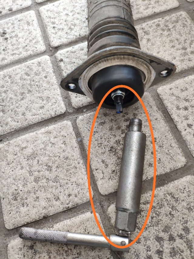 底盘磕碰到了车身稳定系统异常,汽车底盘各部件及常见的损坏症状