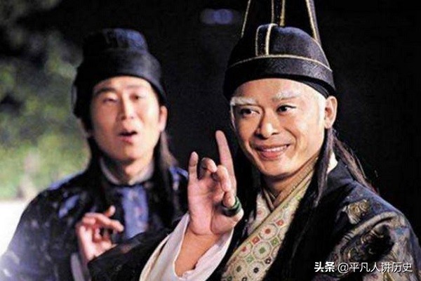 照着祖宗规矩留胡须，免得贻笑大方