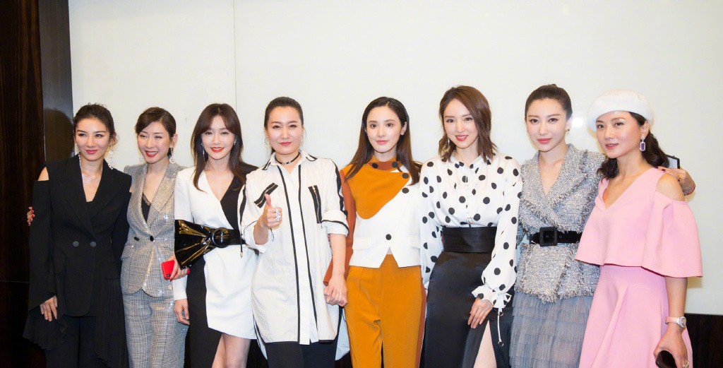 董璇穿旗袍好美,董璇穿长纱裙