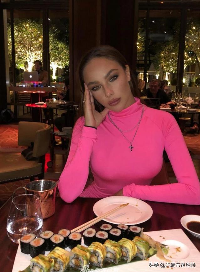 鍐呴┈灏斿勾杞昏韩鏉愮収,鍐呴┈灏旈鍊煎穮宄板拰浠栧コ鏈嬪弸