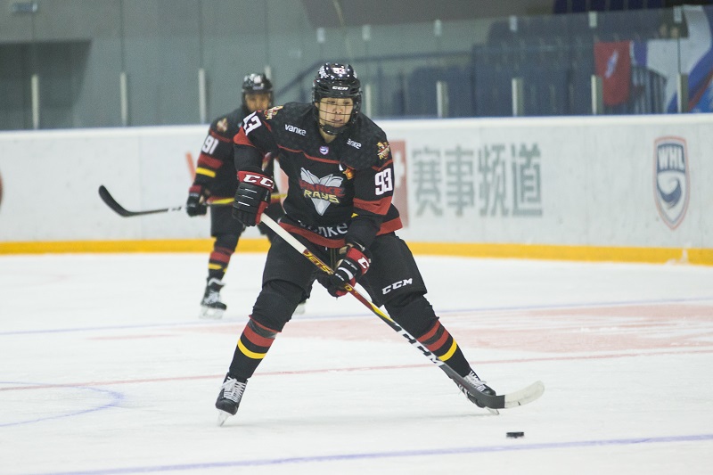 中国女子冰球队深圳队,中国女子冰球队获得首胜