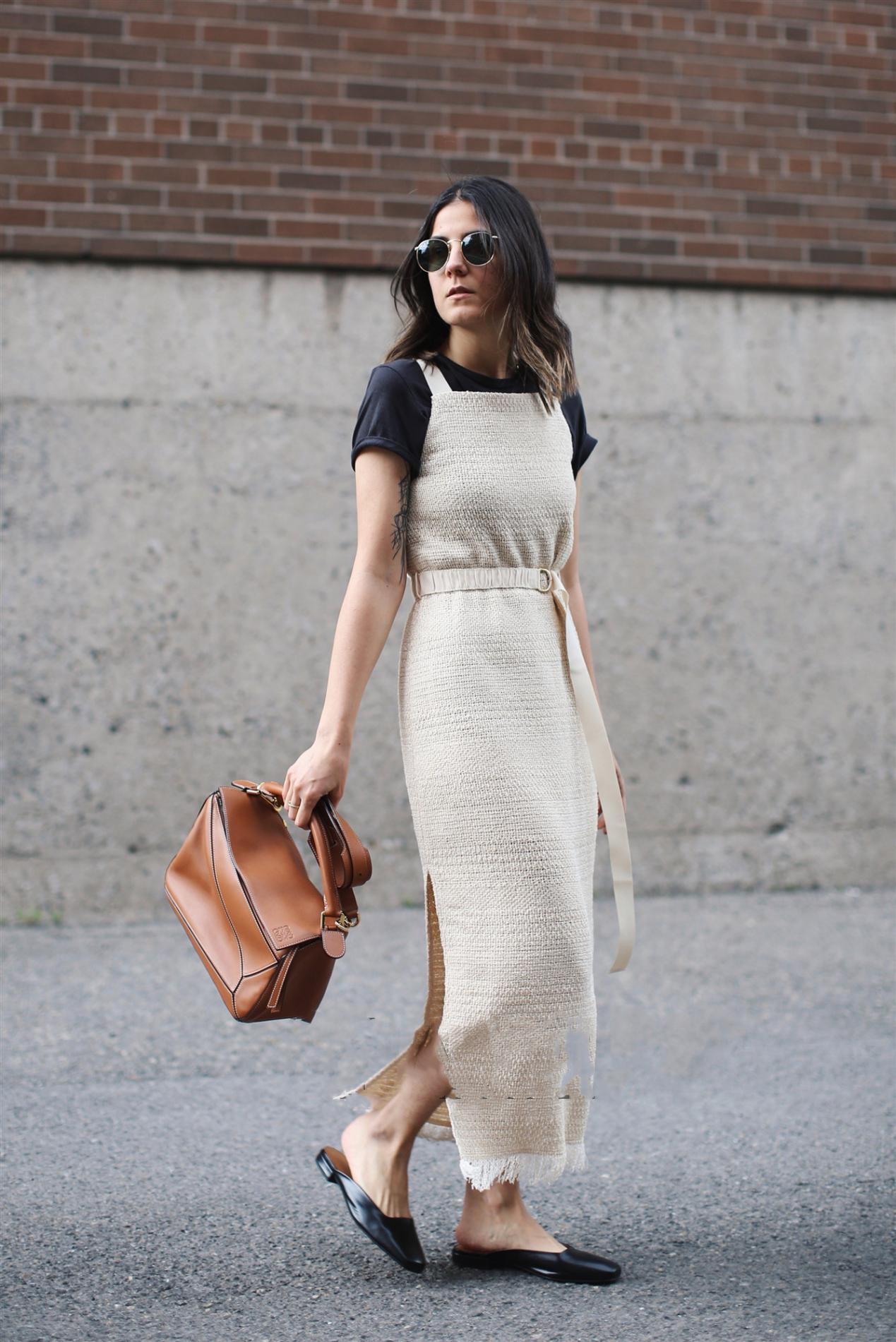 奶奶鞋怎么搭配好看 (最近很火的奶奶鞋女款怎么搭配)