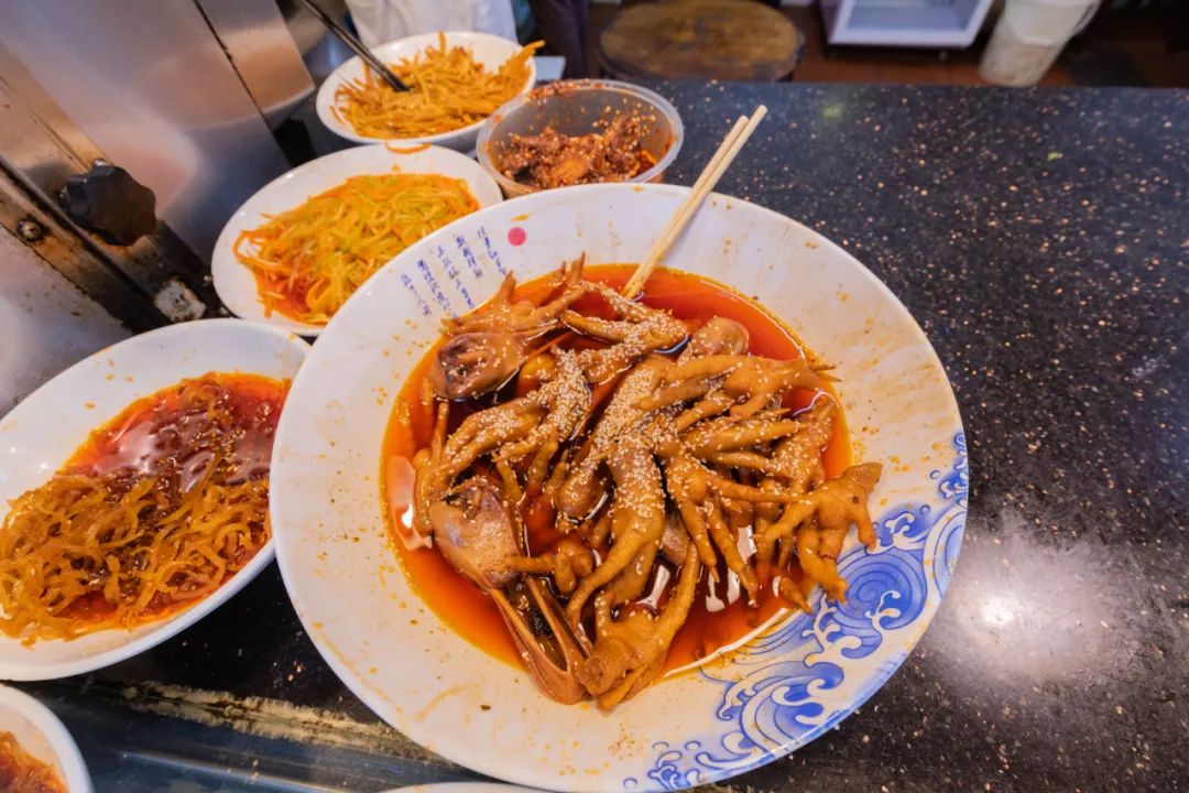 成都美食游最佳攻略,在成都不吃辣应该怎么享受美食