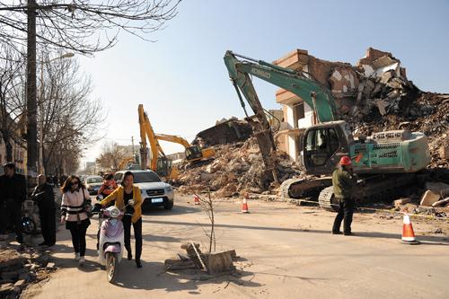 农村人转城市户口土地怎么办,农村转城镇户口土地会被收回吗