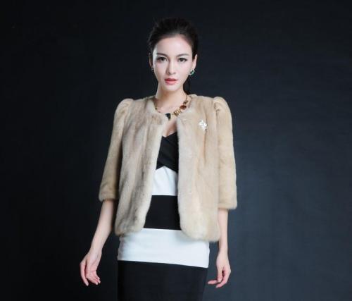 最简单的皮草清洗办法有哪些,皮毛一体皮草在家怎么清洗