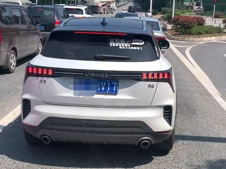 相亲时一个最不会搞定女生的男生,相亲就是给男人追求你的一个机会