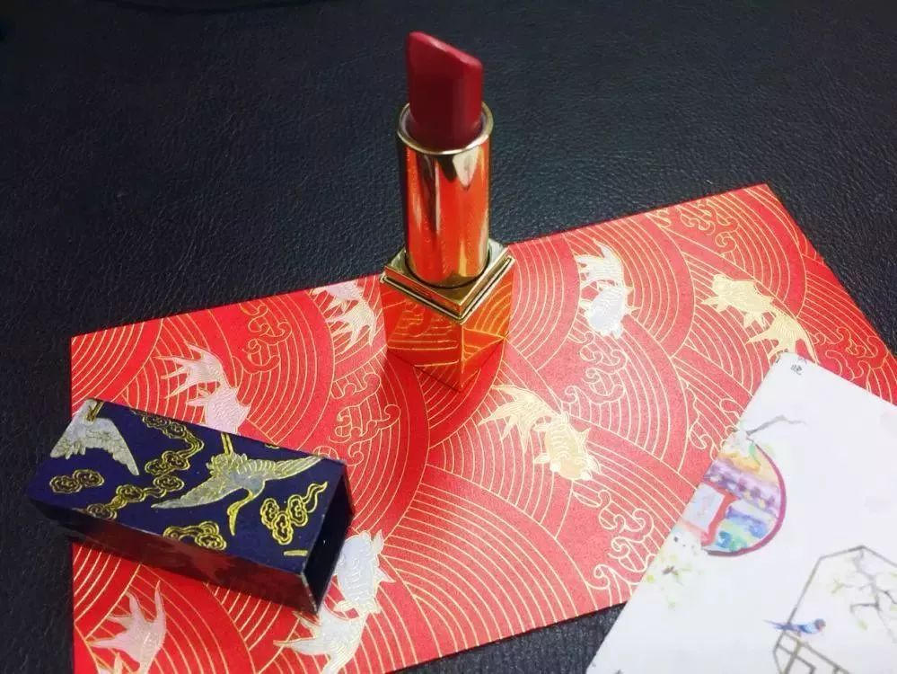 穷人富人超级富人的穿着,穷人穿品牌富人穿衣服