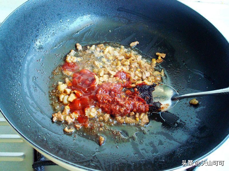 炒肉酱怎么炒好吃,炒肉酱用料比例