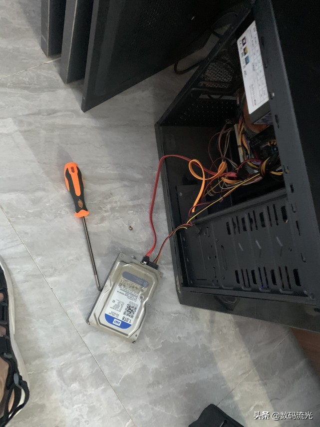 电脑卡顿要不要更换电脑系统,公司电脑卡顿