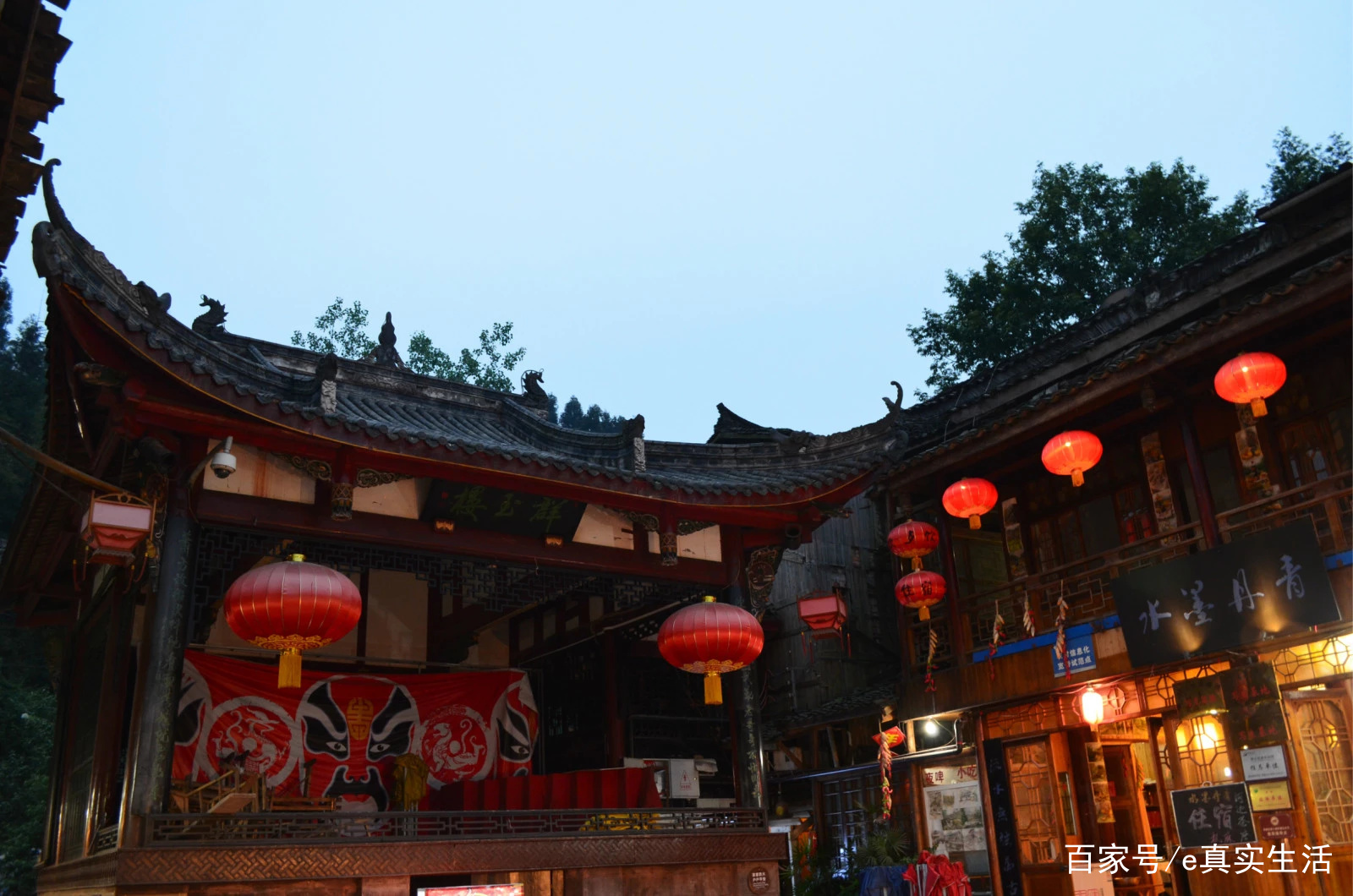 上里古镇，一个名副其实的古镇，人很少，跟丽江大研古城有的一比