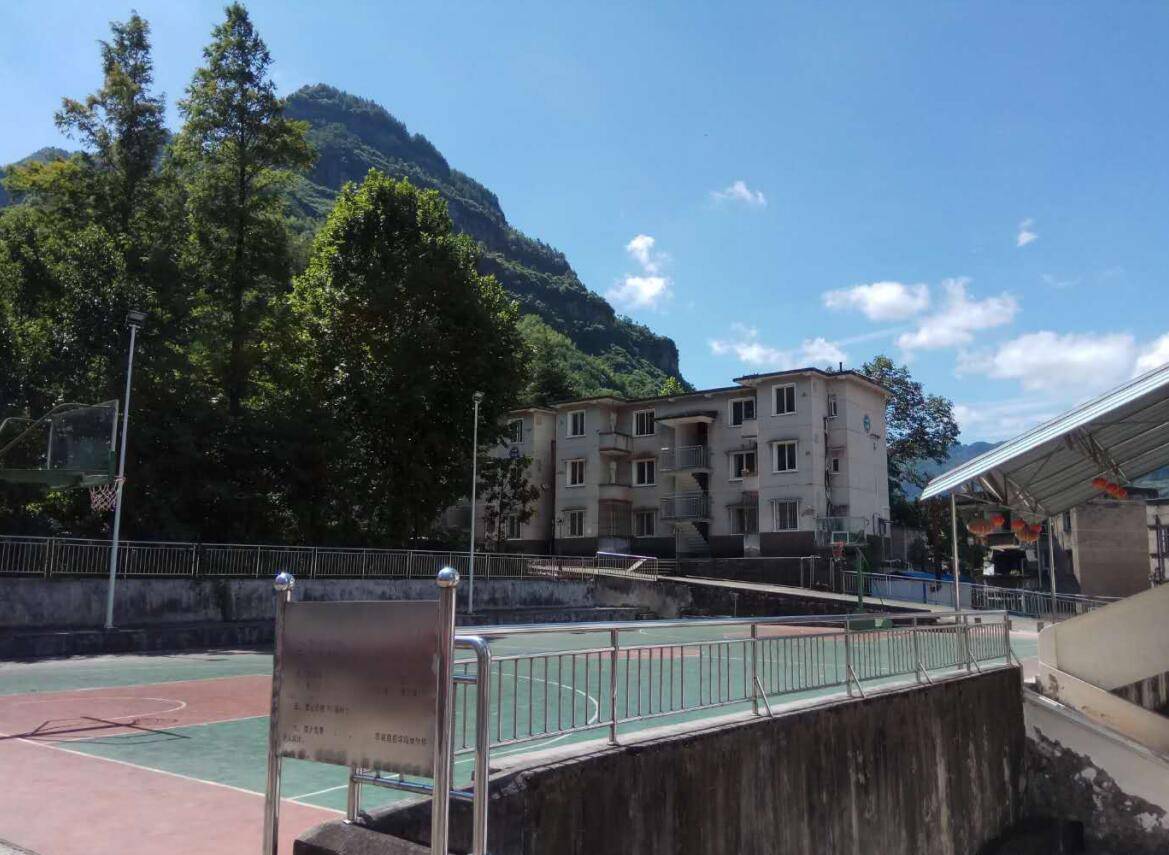 山似剑水如蓝，曾经年少在建南—建南纪事（上）