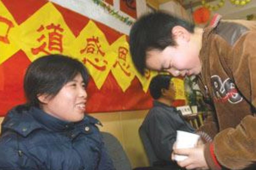 父母工资低我该怎么办,父母老是问我要钱我也没钱怎么办