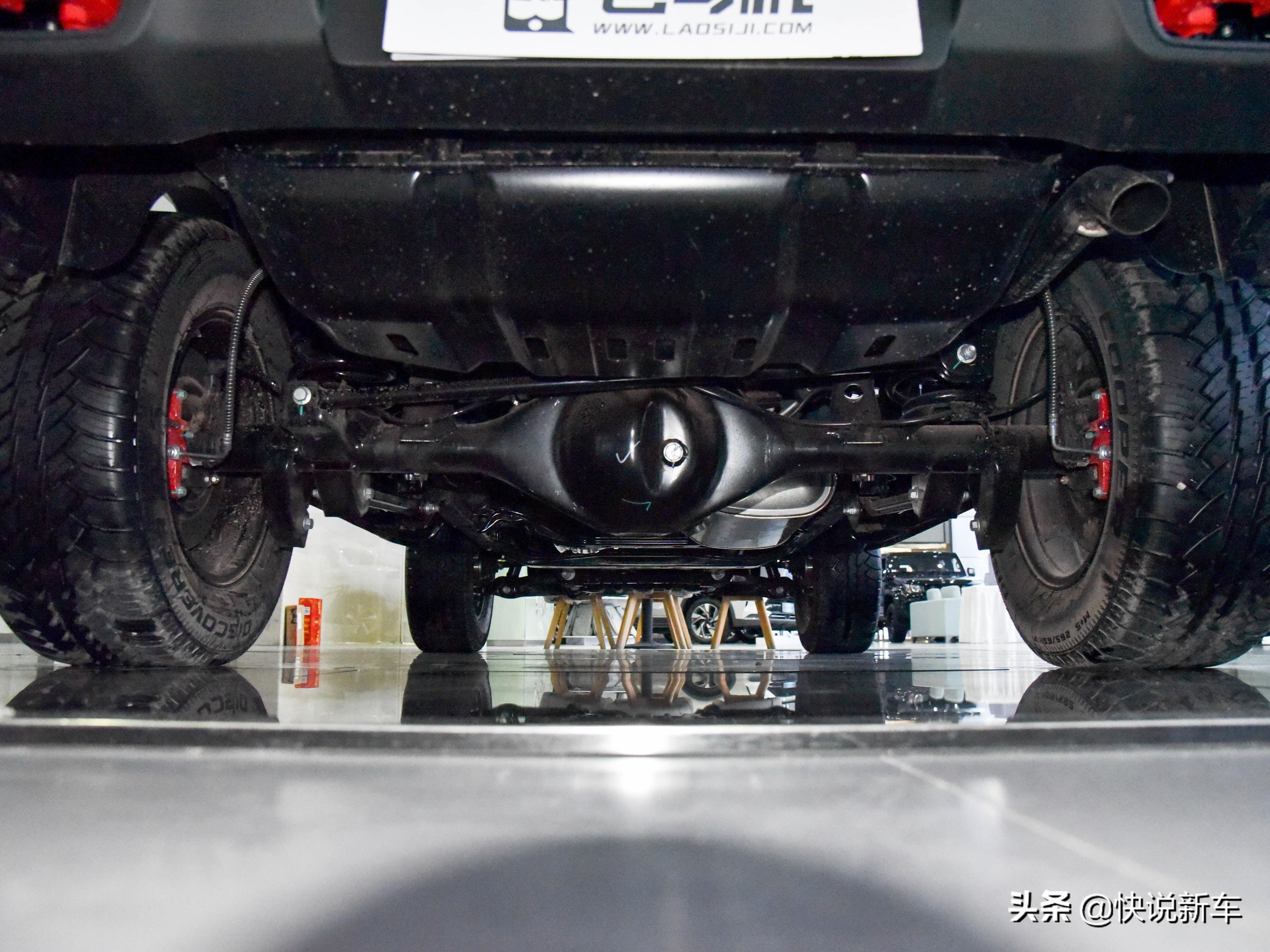 bj40自动四驱四门,三把锁六座越野车