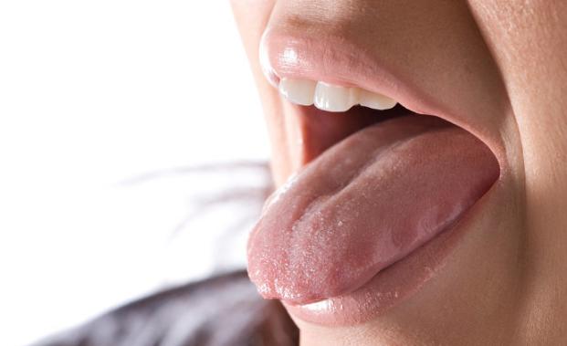 医生看舌头时怎么伸舌头,为什么医生总是伸舌头