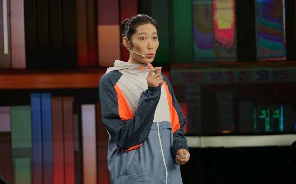 朱婷与男足队员直接对话，语重心长送给男足四个字