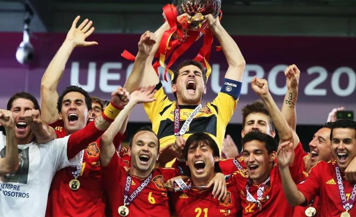 回顾经典12年欧洲杯半决赛德国,欧洲杯历届冠军一览表及成绩回顾