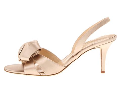 夏天的凉鞋怎么保养,夏天凉鞋怎么防晒好呢