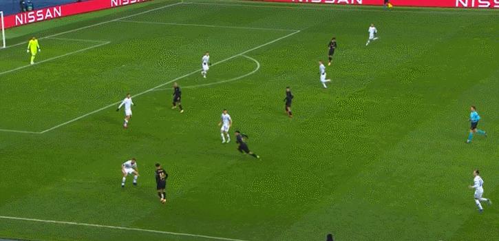 说出来你可能不信，巴萨是靠“双标”拿下的欧冠四连胜