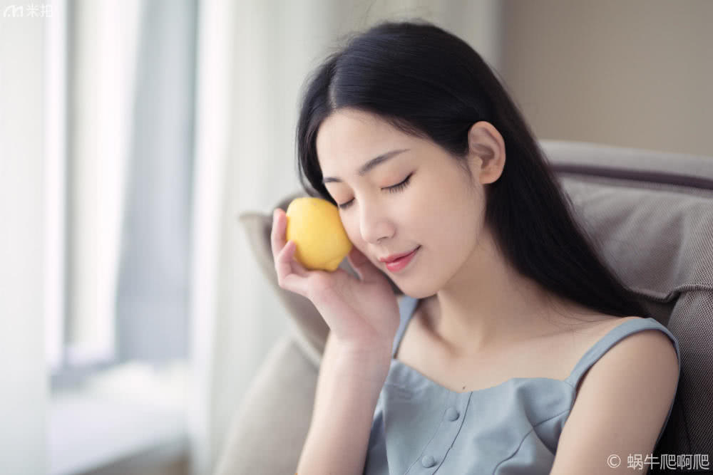 宅家拍写真拍照姿势分享,周末宅家的图片