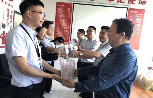 如何增强教师的幸福感,如何提高教师职业幸福感讲座