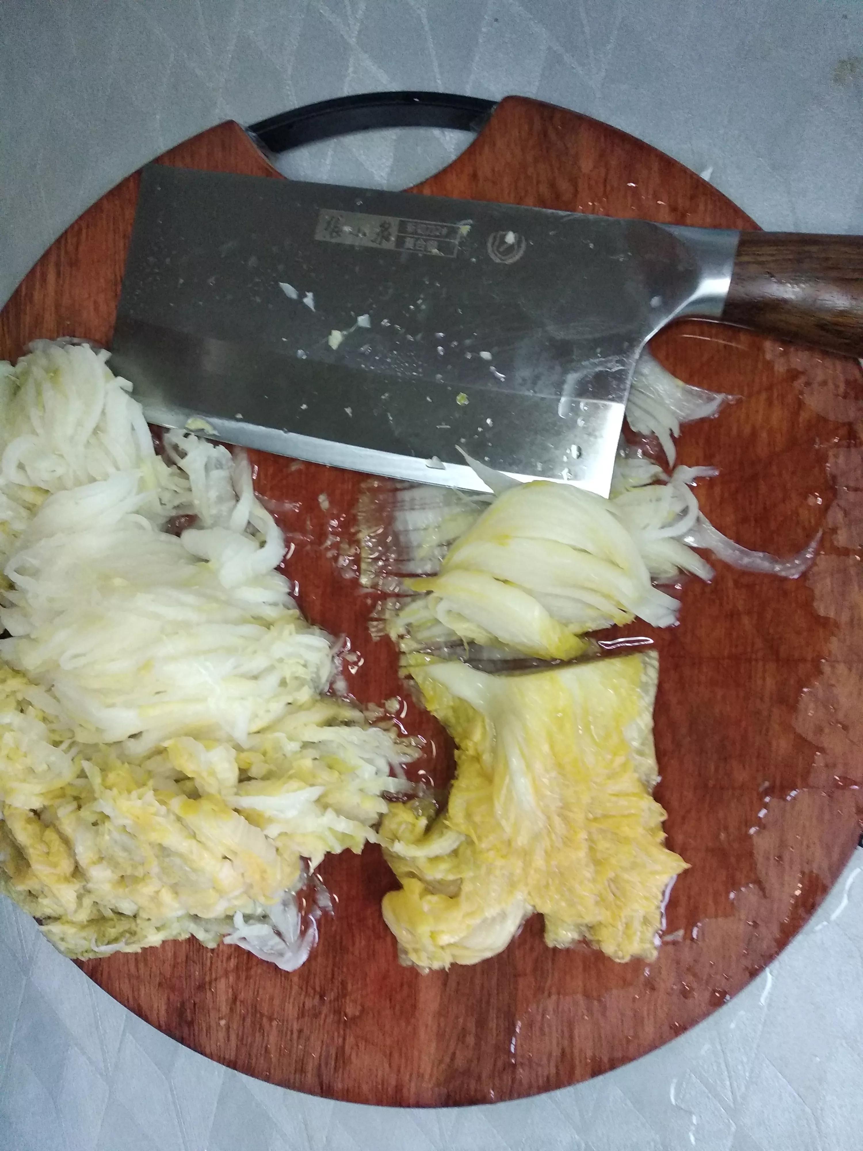 东北酸菜饺子怎么调馅好吃,正宗东北酸菜饺子的做法