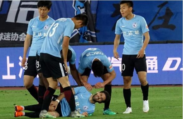 足坛火爆冲突,足坛11个暴力冲突瞬间