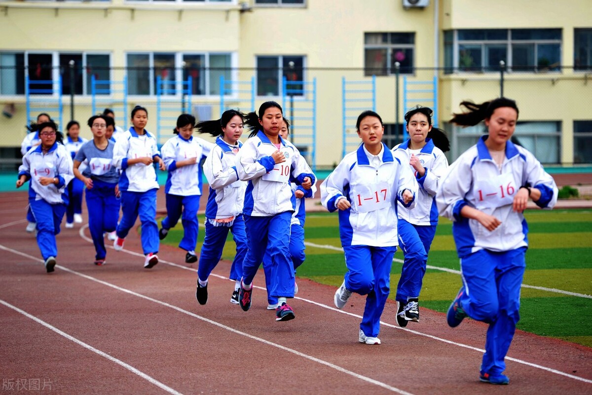 中考体育达到语数外同分,语数外和体育同分制