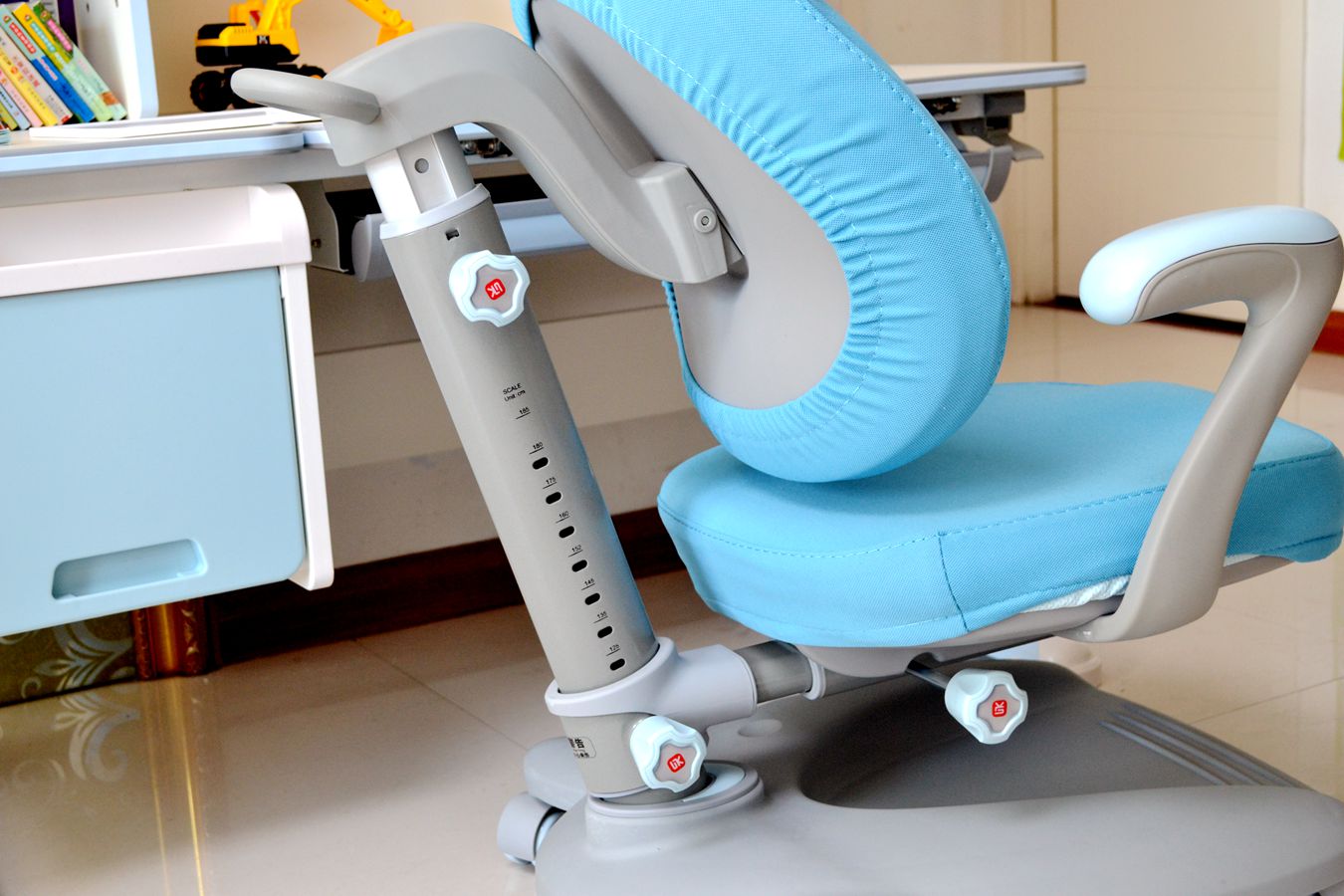 神器学习用品,专业学习桌椅是否鸡肋