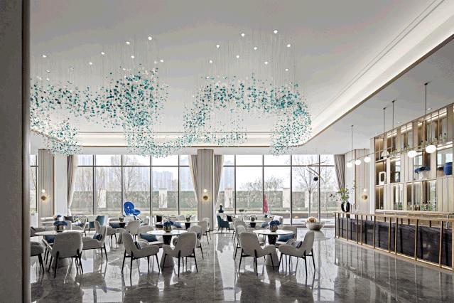 首发|以扇为媒，追寻东风西渐的灵动优雅