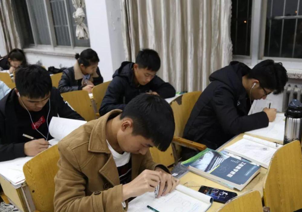 大学校园内兼职都能干什么,在大学可以兼职哪些工作