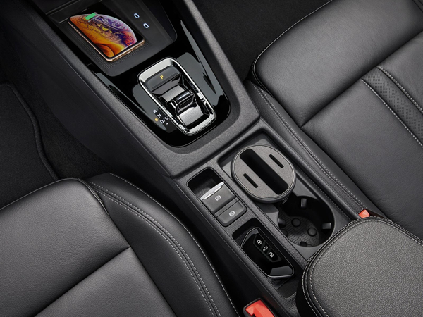 奥迪虚拟座舱增强版2200,奥迪虚拟座舱放大