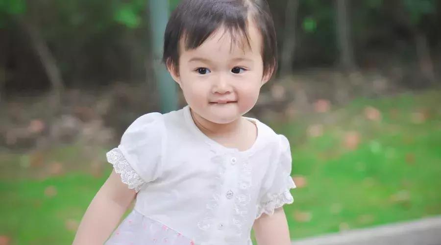 宝宝不爱喝水妈妈一招解决,宝妈不爱喝水