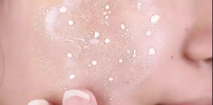 澳洲爆火的神奇爆奶霜，秋冬季有它就够了，一搓爆奶