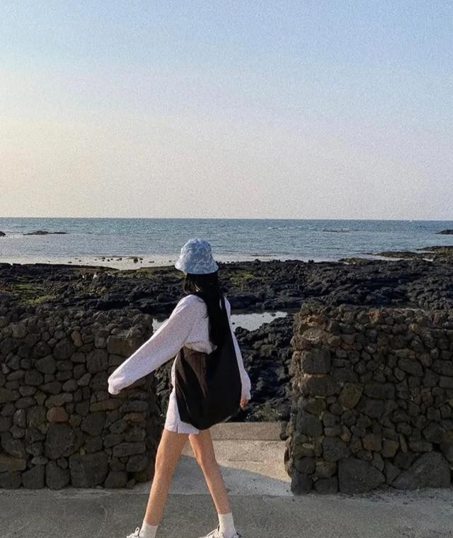 夏天戴什么颜色帽子防晒效果好,夏天哪种款式颜色的帽子最防晒
