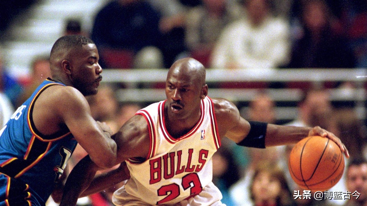NBA攻防一体的四个段位：詹姆斯钻石，科比大师，乔丹最强王者