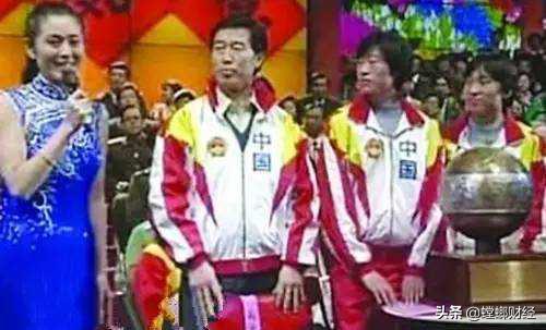 我在地摊,在地摊治疗眼睛