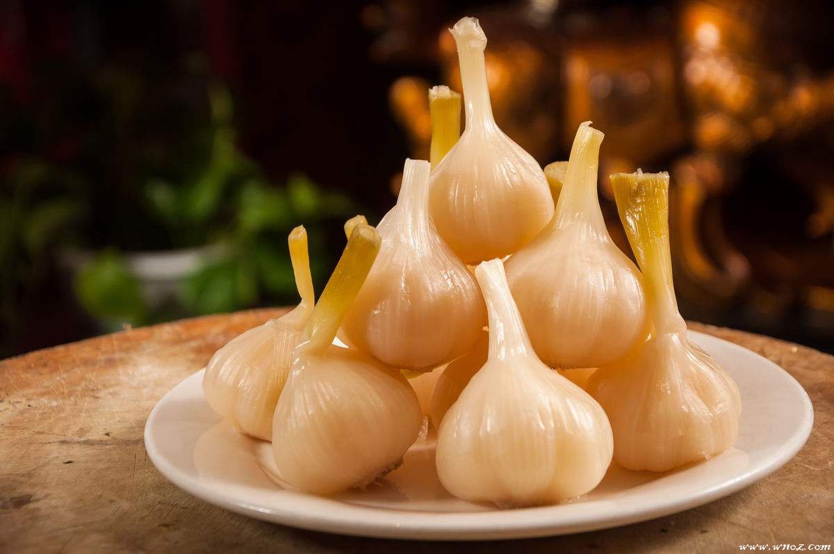 带皮糖醋蒜的腌制方法,舌尖上的中国腌糖蒜怎么腌好吃