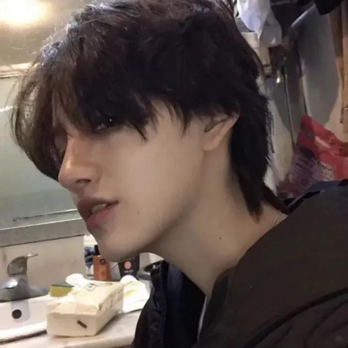 超丧成熟稳重的头像男,丧到极致的男生头像真人