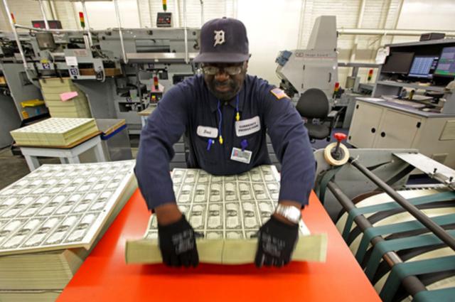 美国为什么不大量印钞来偿还债务,美国靠印钞能把各国债务还清吗