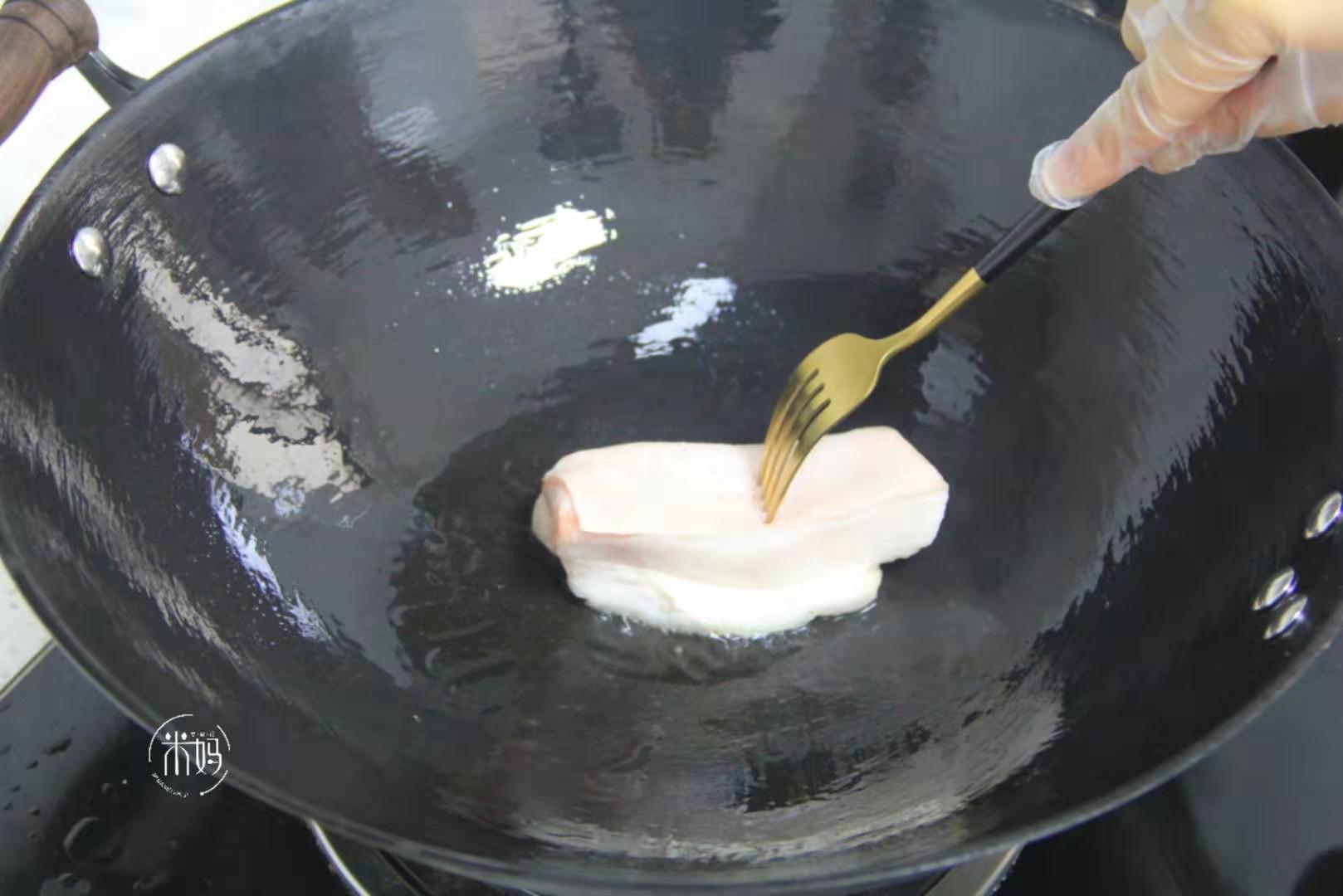 铁锅不粘锅开锅的正确方法,不粘锅铁锅开锅的正确方法