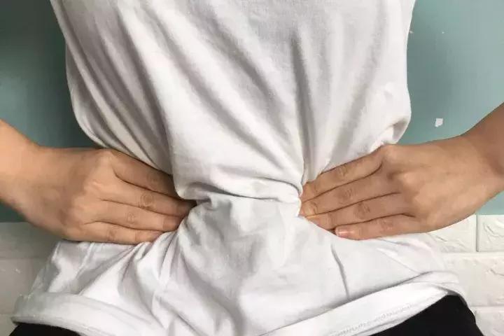 促进排便一天喝多少水,促进排便一天吃几根香蕉最好