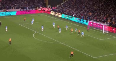 曼城vs狼队队员险些被废,曼城被莱斯特城逆转