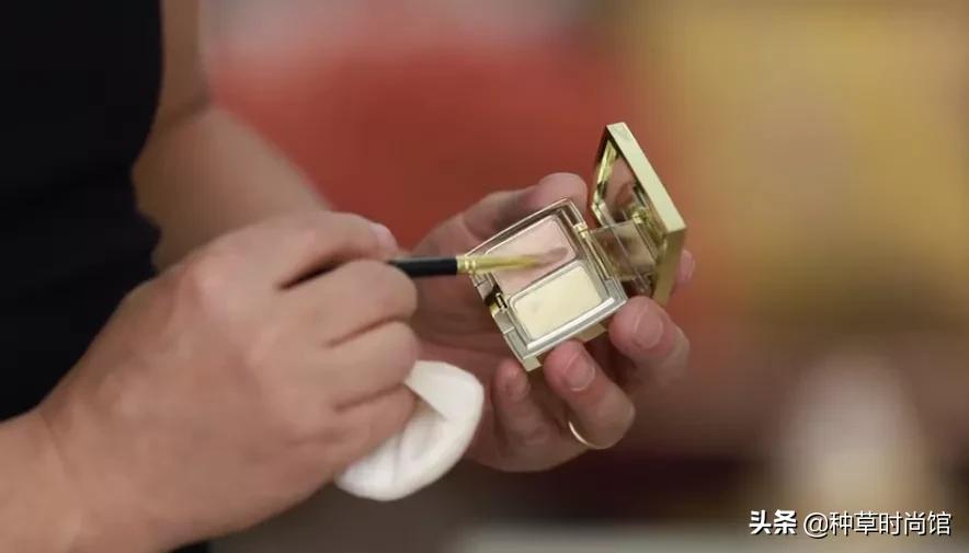 给明星化妆的化妆师的技巧,只有明星知道的化妆小技巧