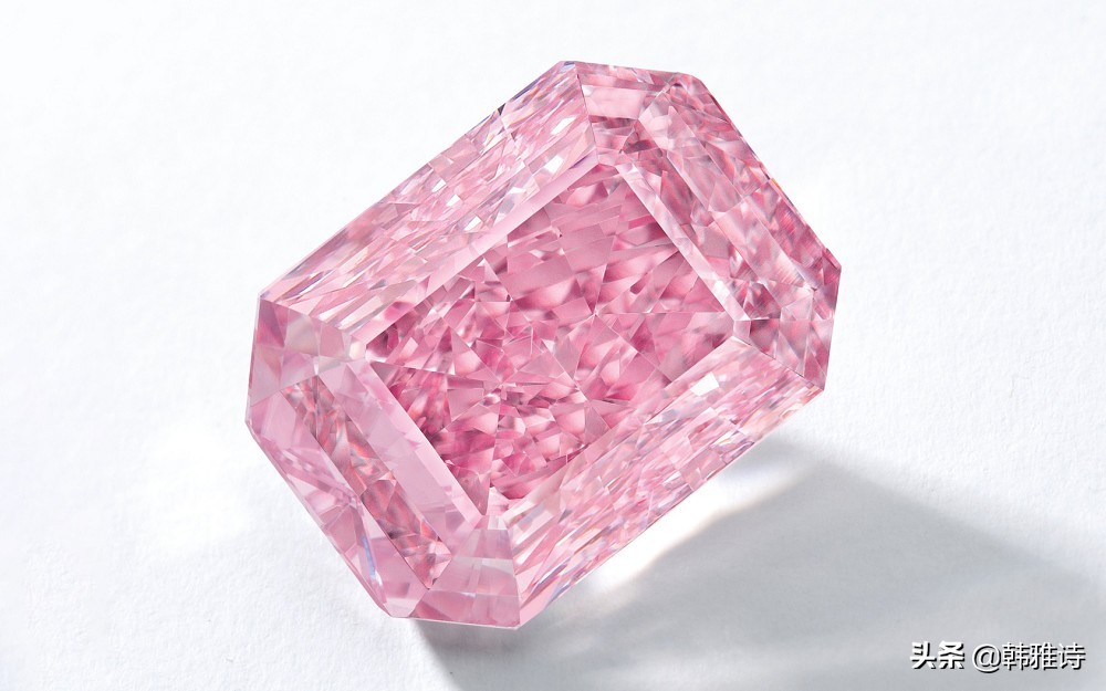 10.64ct紫粉色钻石在香港珠宝秋拍最终以1.56亿港币成交