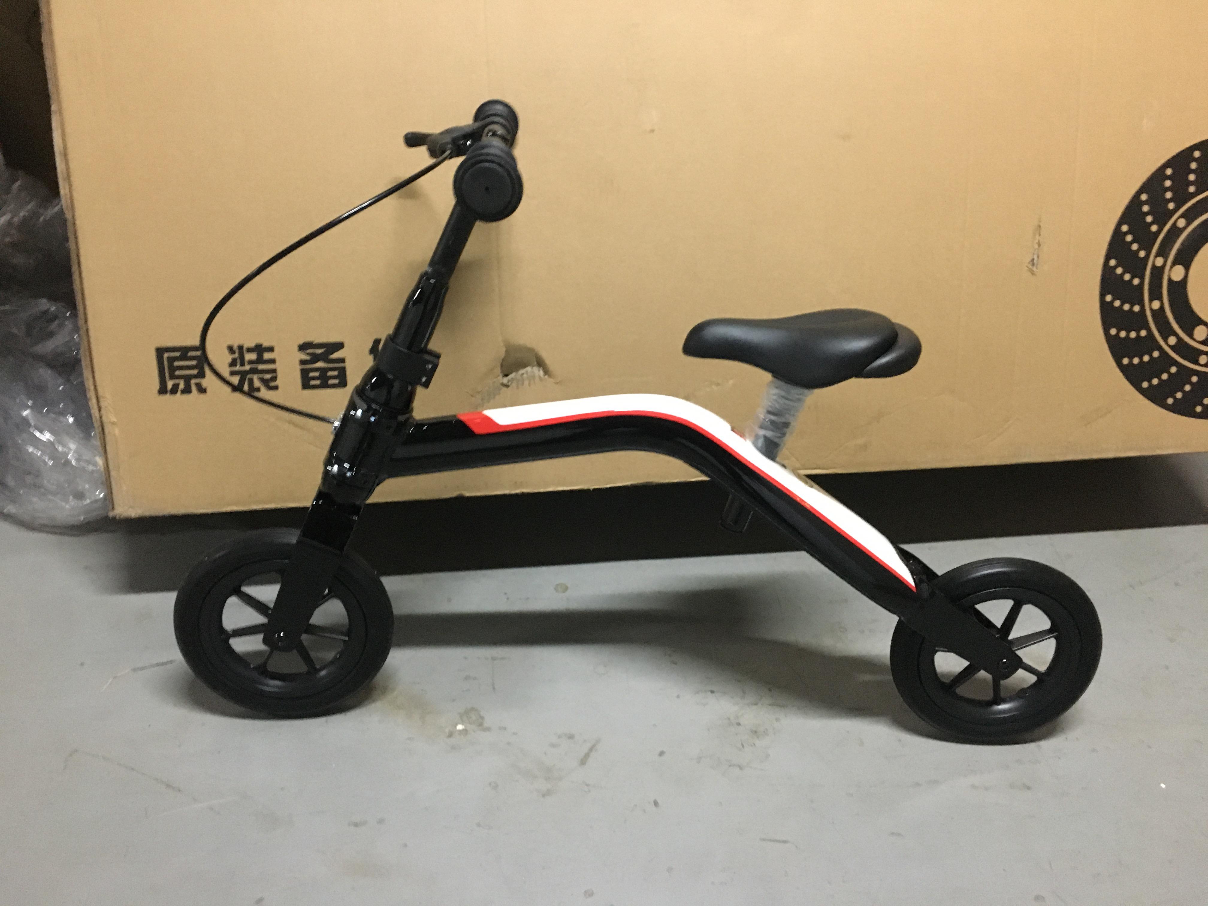 汽车后盖开启方向,汽车后盖的打开按键