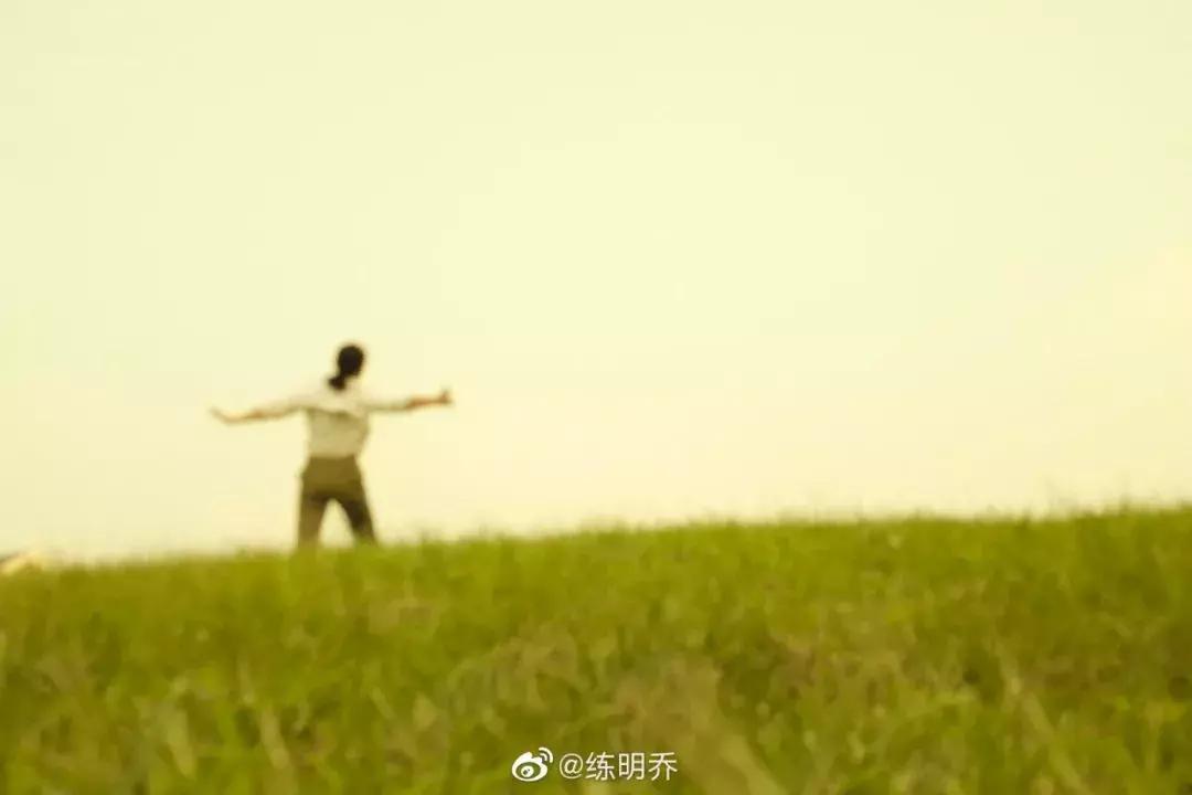一个整天不正经的人,一个不正经的年轻人