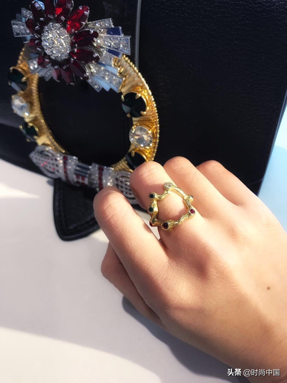 宝格丽戒指经典款式推荐,宝格丽最经典的灵蛇戒指是哪款